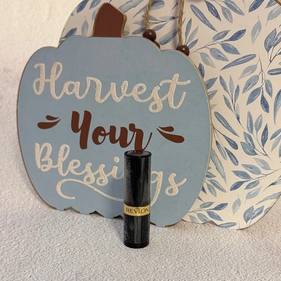 Revlon Lipstick 766 Secret Club NEW - Picture 2 of 4